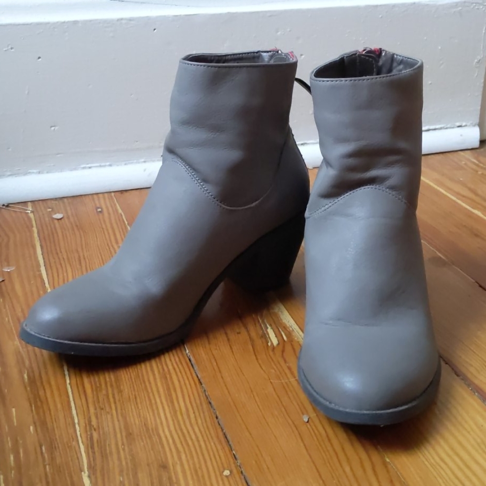 Madden Girl gray booties